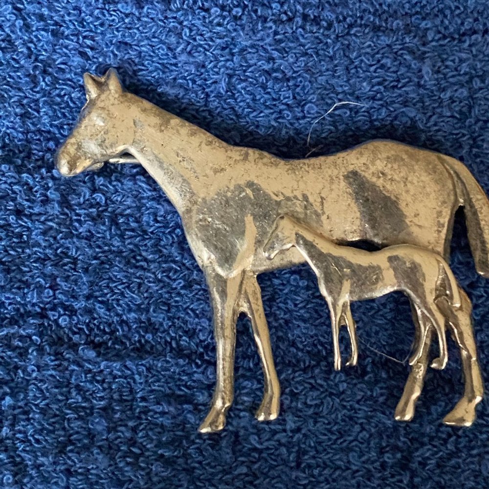 Sterling Silver Horse and Foal Pin - Picture 5 of 11